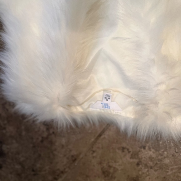 White Faux Fur Vest - Picture 2 of 3